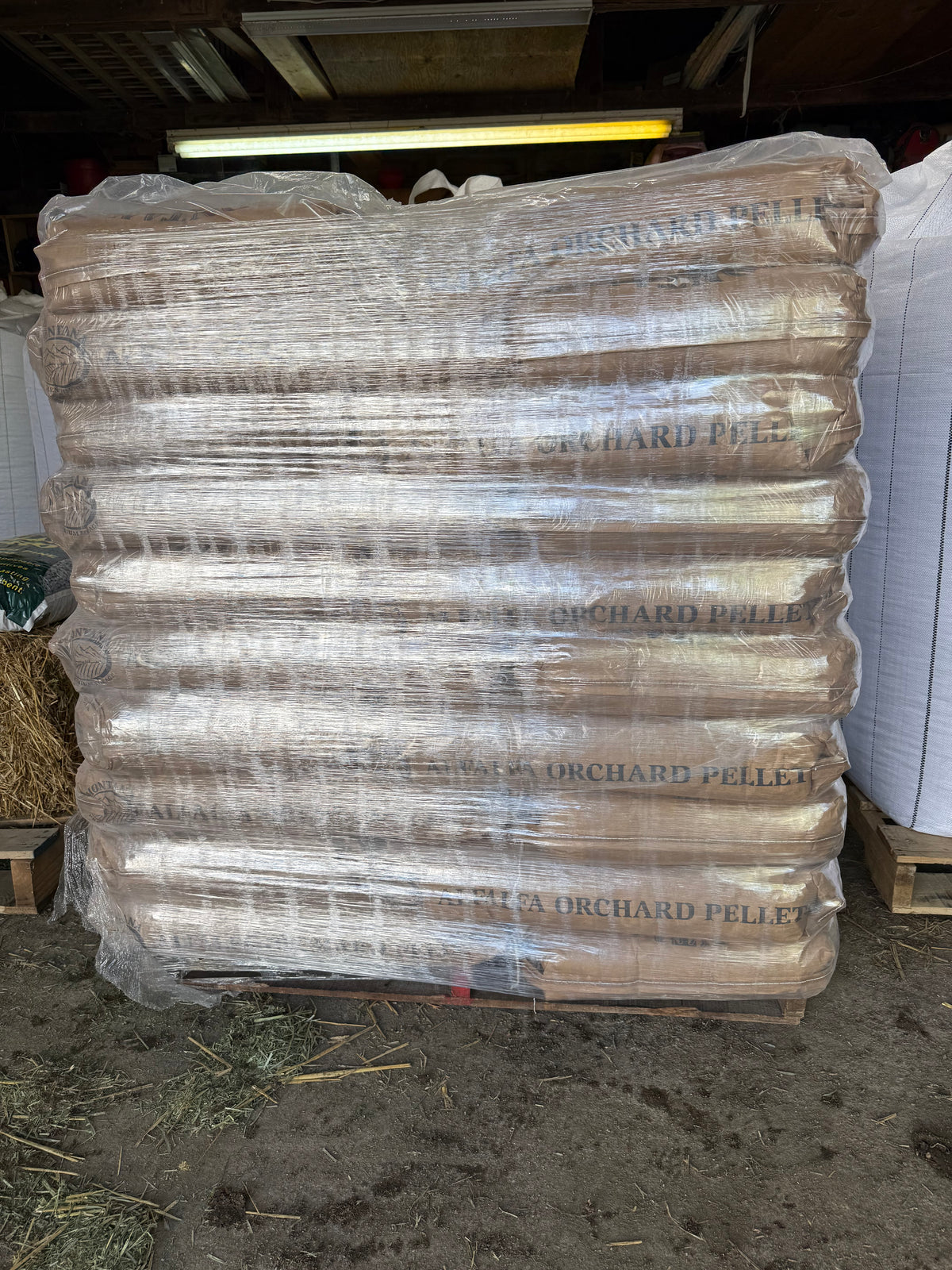 Montana Premium Forage Alfalfa Orchard Pellets